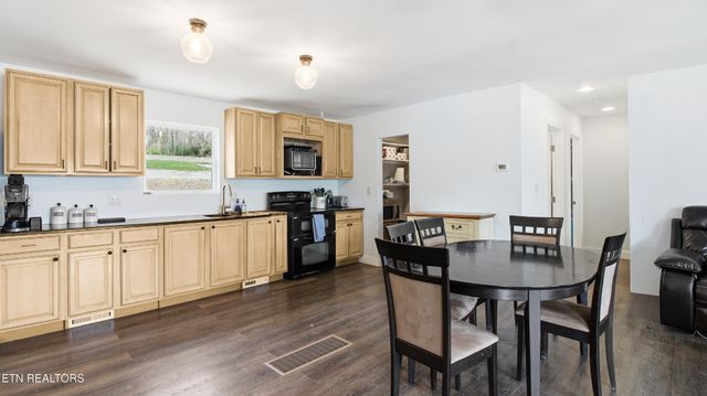 269 Lakeshore Vista Drive, Kingston, TN 37763