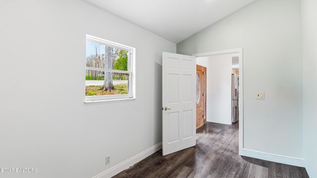269 Lakeshore Vista Drive, Kingston, TN 37763
