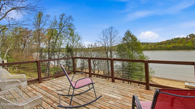 269 Lakeshore Vista Drive, Kingston, TN 37763