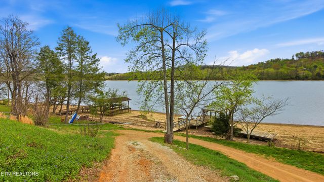 269 Lakeshore Vista Drive, Kingston, TN 37763