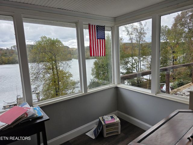 269 Lakeshore Vista Drive, Kingston, TN 37763