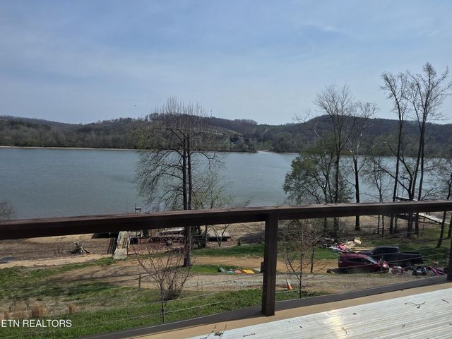 269 Lakeshore Vista Drive, Kingston, TN 37763