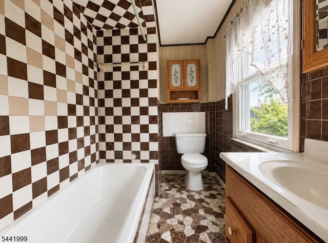 58 La France Ave, Bloomfield Twp., NJ 07003