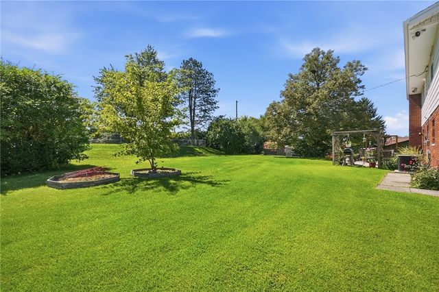 3161 Sherwood Park Drive, Springfield, OH 45505
