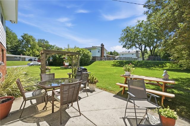 3161 Sherwood Park Drive, Springfield, OH 45505
