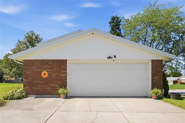 3161 Sherwood Park Drive, Springfield, OH 45505