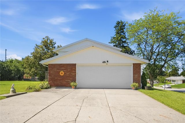 3161 Sherwood Park Drive, Springfield, OH 45505
