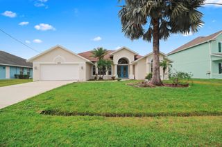 5651 NW North Crisona Circle, Port St Lucie, FL 34986