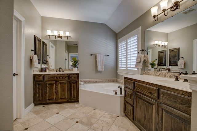 7822 Glencrest Drive, Sachse, TX 75048