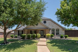 7822 Glencrest Drive, Sachse, TX 75048