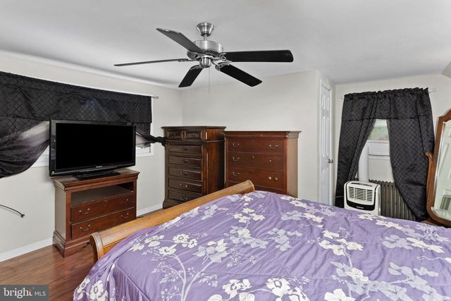 752 PARK AVE, Belford, NJ 07718