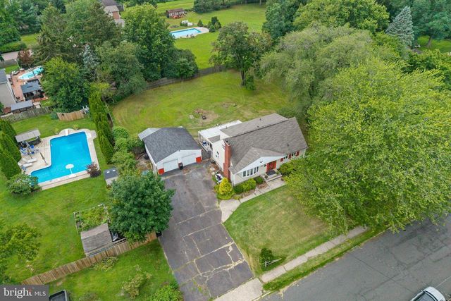 752 PARK AVE, Belford, NJ 07718
