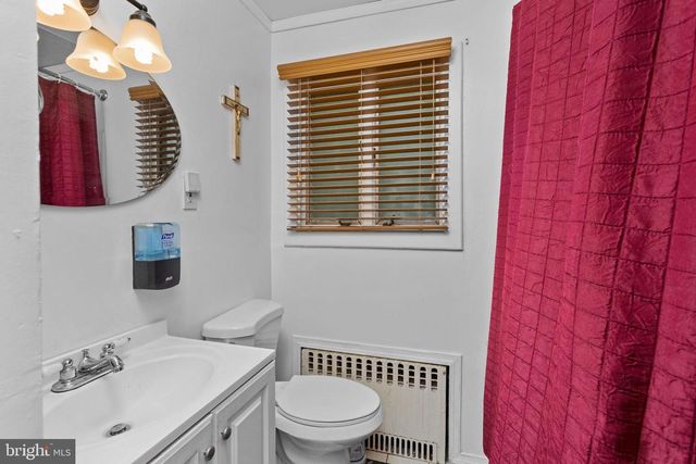 752 PARK AVE, Belford, NJ 07718