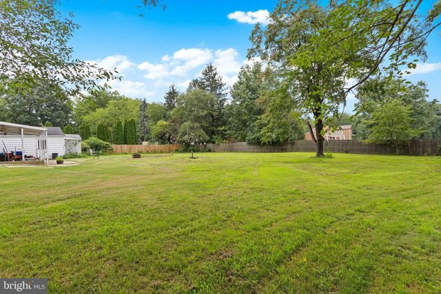 752 PARK AVE, Belford, NJ 07718