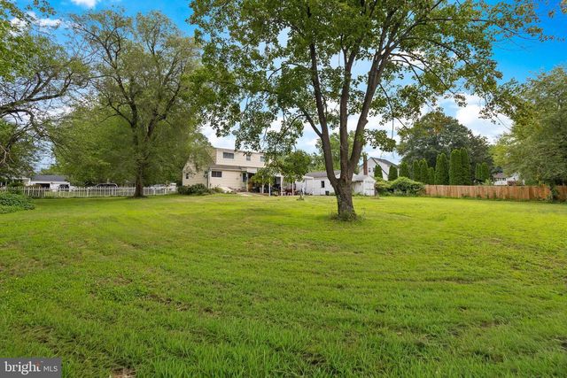 752 PARK AVE, Belford, NJ 07718