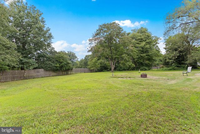 752 PARK AVE, Belford, NJ 07718
