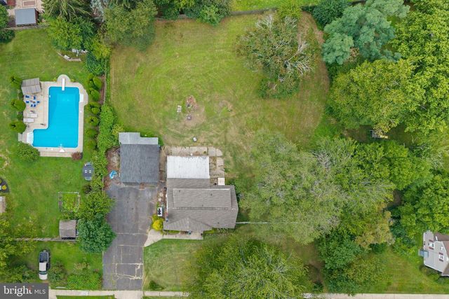 752 PARK AVE, Belford, NJ 07718