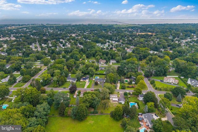 752 PARK AVE, Belford, NJ 07718