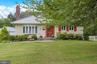 752 PARK AVE, Belford, NJ 07718