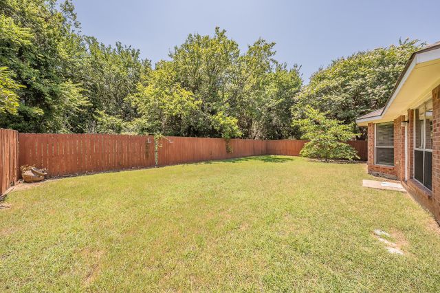 2755 Honey Suckle Drive, Grand Prairie, TX 75052