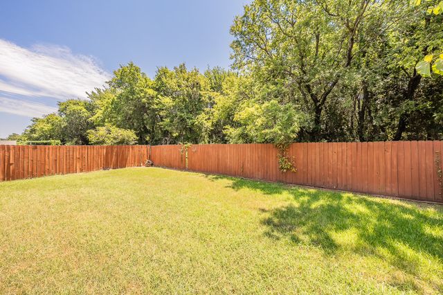 2755 Honey Suckle Drive, Grand Prairie, TX 75052