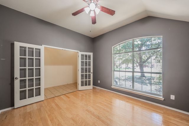 2755 Honey Suckle Drive, Grand Prairie, TX 75052
