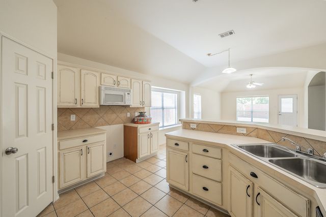 2755 Honey Suckle Drive, Grand Prairie, TX 75052