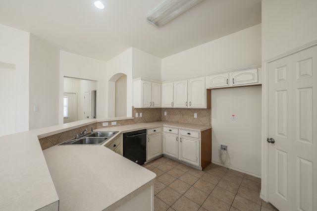 2755 Honey Suckle Drive, Grand Prairie, TX 75052
