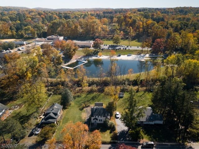 24 W Main St, Mendham Twp., NJ 07945