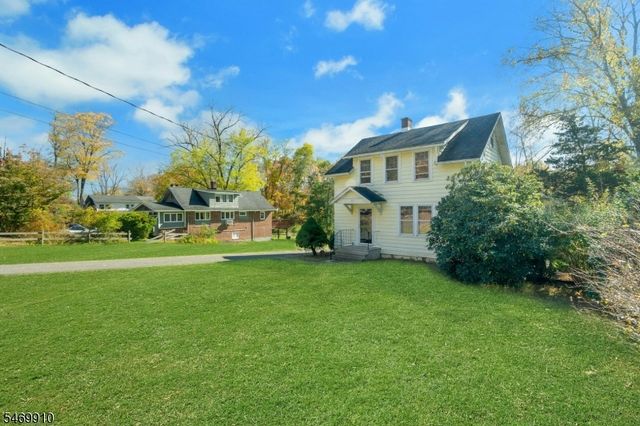 24 W Main St, Mendham Twp., NJ 07945