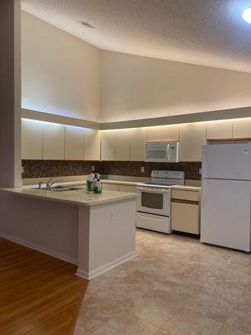 1230 Summit Pl Circle Unit C, West Palm Beach, FL 33415