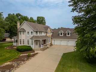 1015 Cambridge Court NE, Warren, OH 44484
