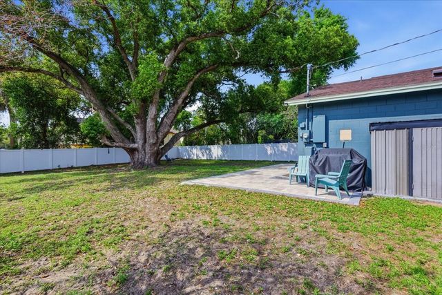 2110 W OKALOOSA AVENUE, Tampa, FL 33604