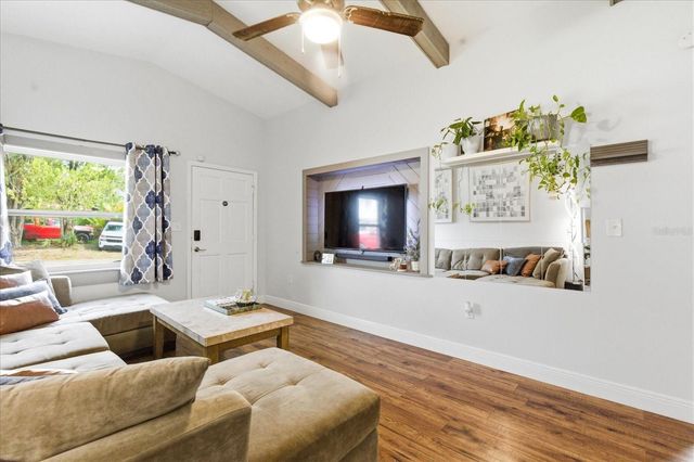 2110 W OKALOOSA AVENUE, Tampa, FL 33604