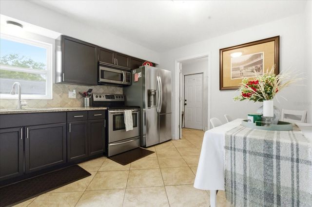 2110 W OKALOOSA AVENUE, Tampa, FL 33604