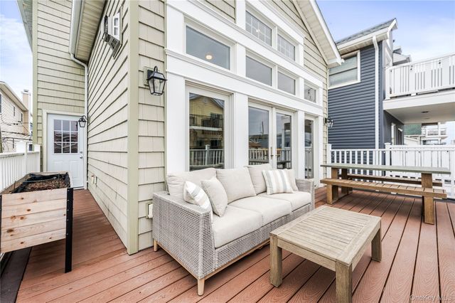 33 Vermont Street, Long Beach, NY 11561