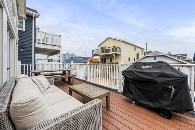 33 Vermont Street, Long Beach, NY 11561