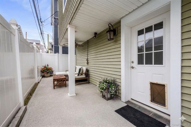 33 Vermont Street, Long Beach, NY 11561