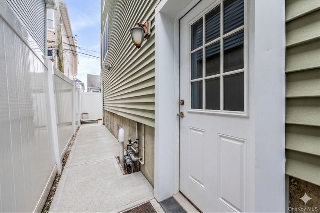 33 Vermont Street, Long Beach, NY 11561