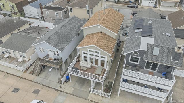 33 Vermont Street, Long Beach, NY 11561
