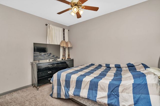 1 Red Wing Court, Woodridge, IL 60517