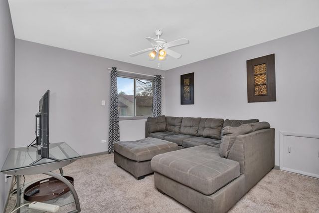 1 Red Wing Court, Woodridge, IL 60517