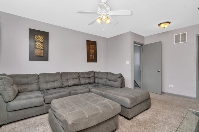1 Red Wing Court, Woodridge, IL 60517