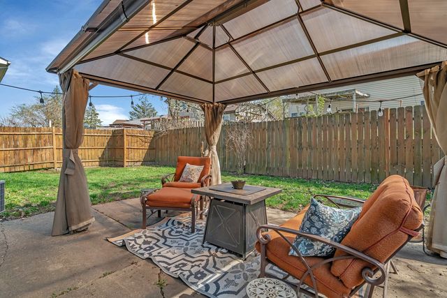 1 Red Wing Court, Woodridge, IL 60517