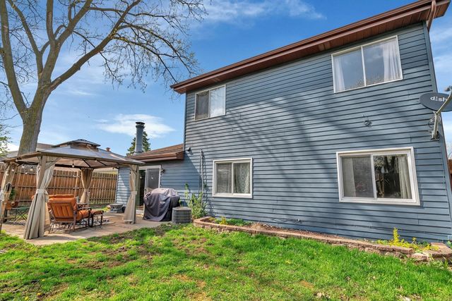 1 Red Wing Court, Woodridge, IL 60517