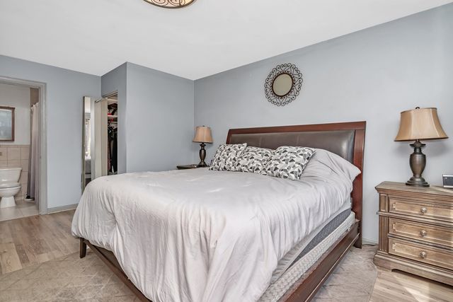 1 Red Wing Court, Woodridge, IL 60517