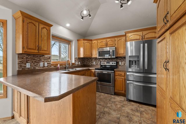 4315 E 38th St Street, Sioux Falls, SD 57103