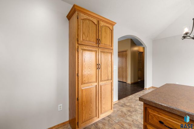 4315 E 38th St Street, Sioux Falls, SD 57103