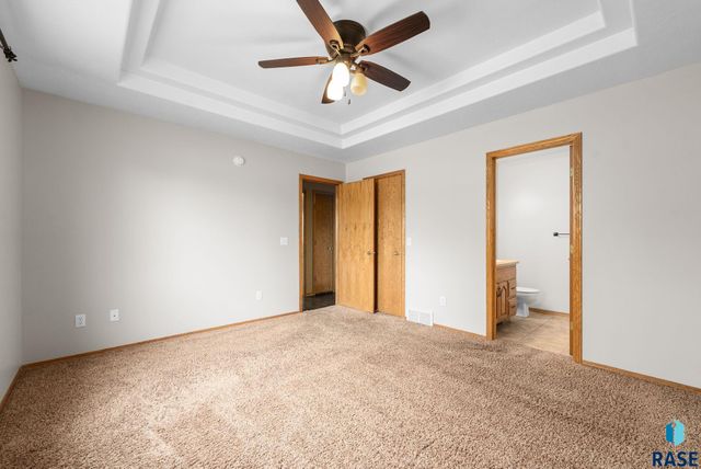 4315 E 38th St Street, Sioux Falls, SD 57103