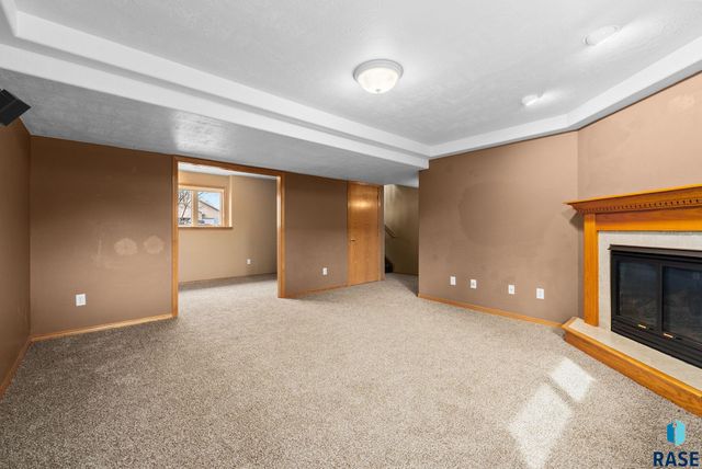 4315 E 38th St Street, Sioux Falls, SD 57103